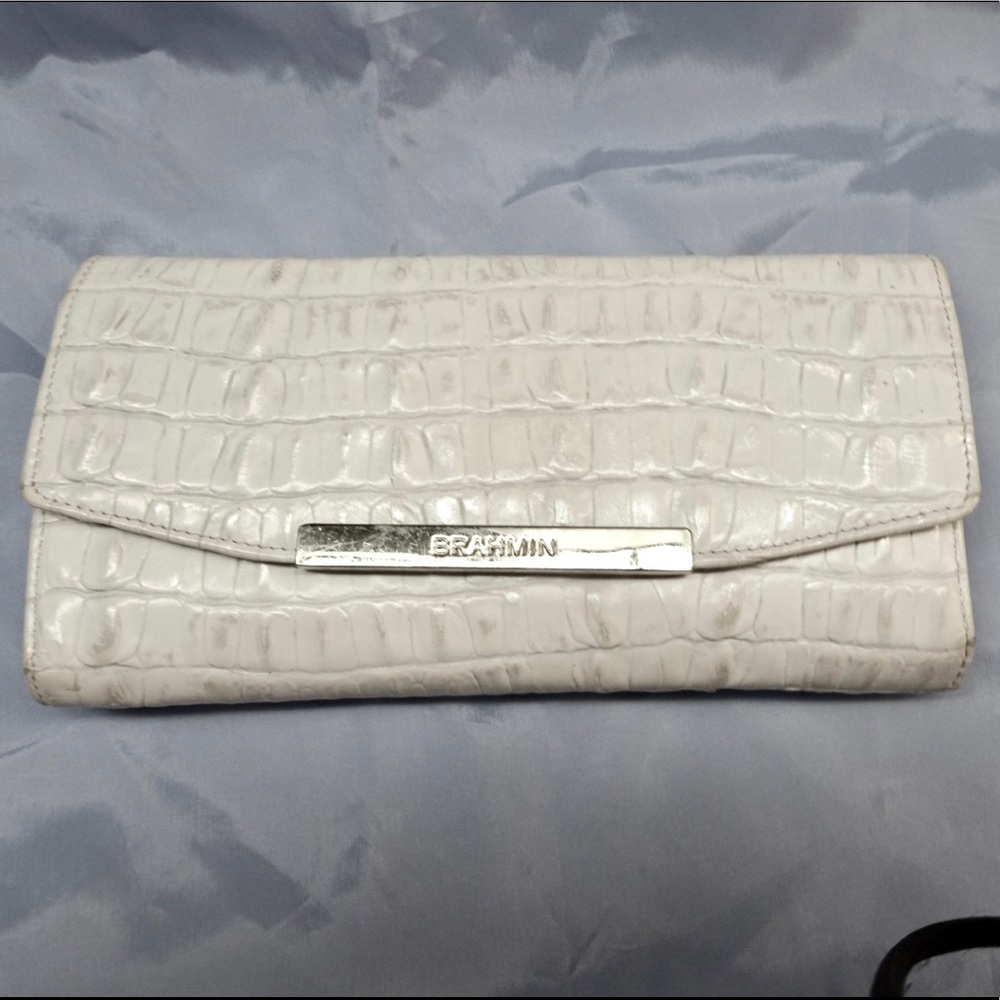 🎖SOLD🎖 BRAHMIN Wallet w/BRAHMIN Pen. Tri-fold.